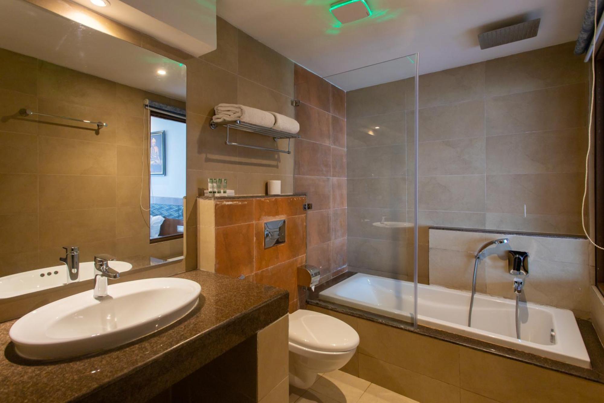 Hotel Sarathi 둘리켈 외부 사진